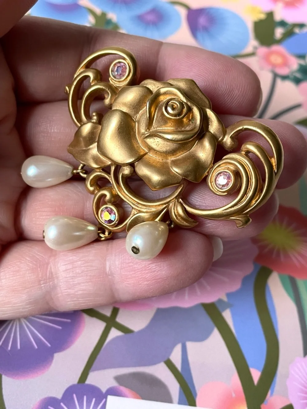 Vintage goldtone Avon faux pearl teardrop pink AB crystal rose brooch fairycore